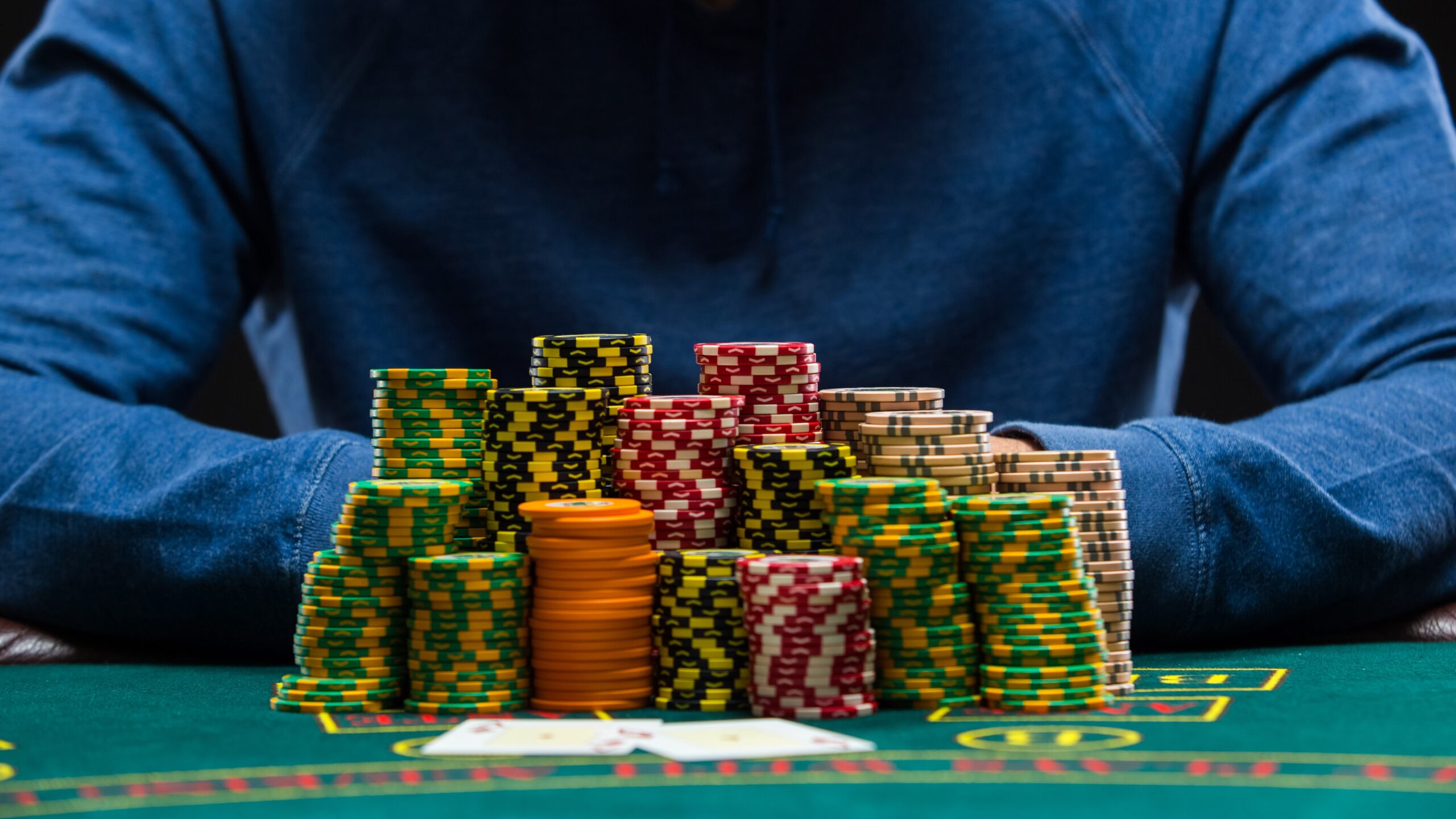 How casino hosts spot potential high rollers
